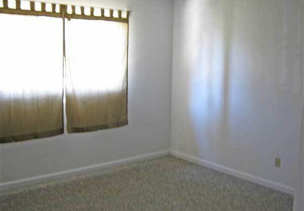 NICE UPDATED 2BED 1BATH HOME LOCATED NEAR THOMAS/GRANITE REEF