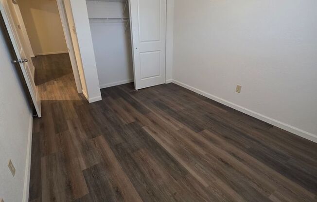 2 beds, 1 bath, 800 sqft, $1,095, Unit 201-G