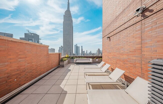 1 bed, 1.5 baths, $5,600, Unit 11C