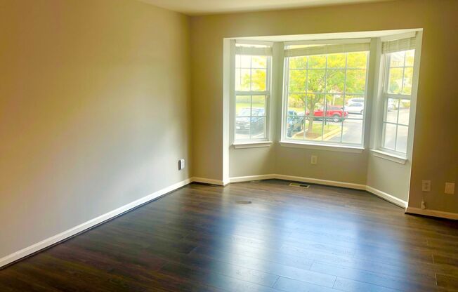 Stunning 4 BR /2.5 Townhome in Stoney Beach!