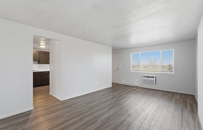 2 beds, 1 bath, 850 sqft, $1,250, Unit F-201