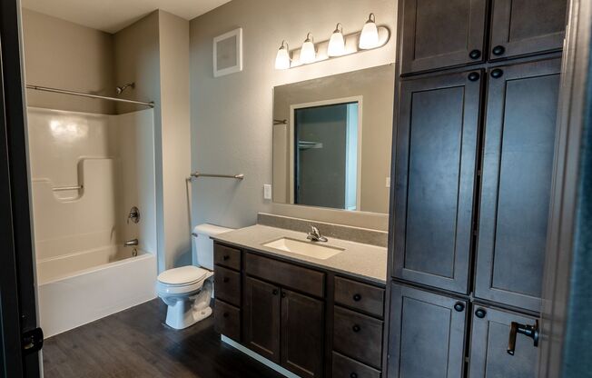 2 beds, 2 baths, 1,179 sqft, $1,375, Unit 3500-307