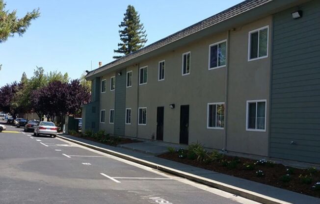 Monument Arm Apartments – your affordable, multi family-friendly living destination in Fairfield, CA.