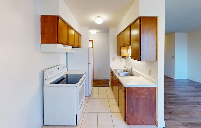 Oakland Manor Apartments