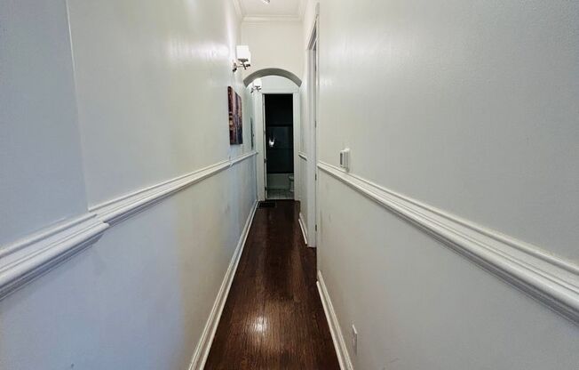 2 beds, 1 bath, $1,595