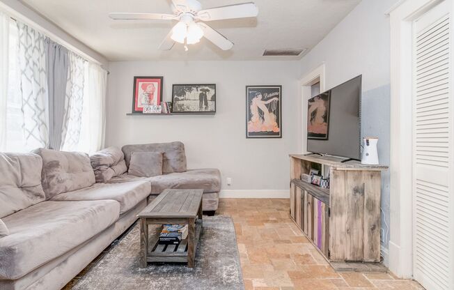 Charming 1bed/1bath Condo FOR RENT in the Eola Heights neighborhood of Downtown Orlando!