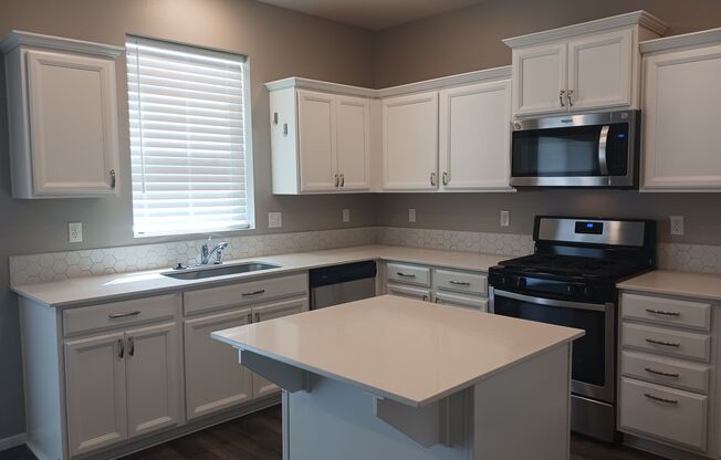 Beautiful 2-Bedroom Home located in Redmond Oregon.