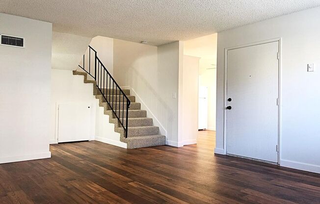 2 beds, 1.5 baths, 1,000 sqft, $2,345, Unit D05