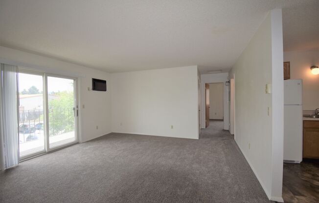 2 beds, 1 bath, $1,700, Unit 66