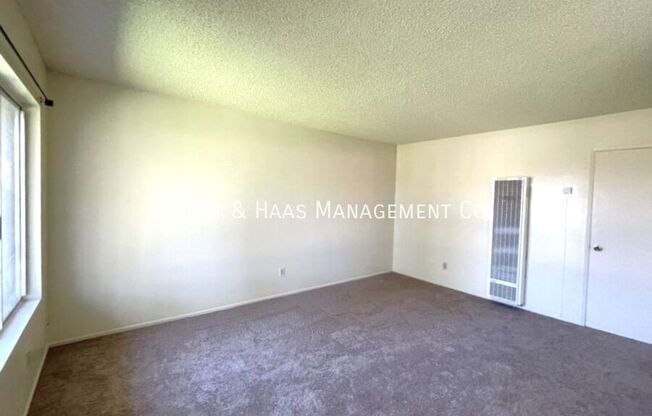 4700 Clair del Ave