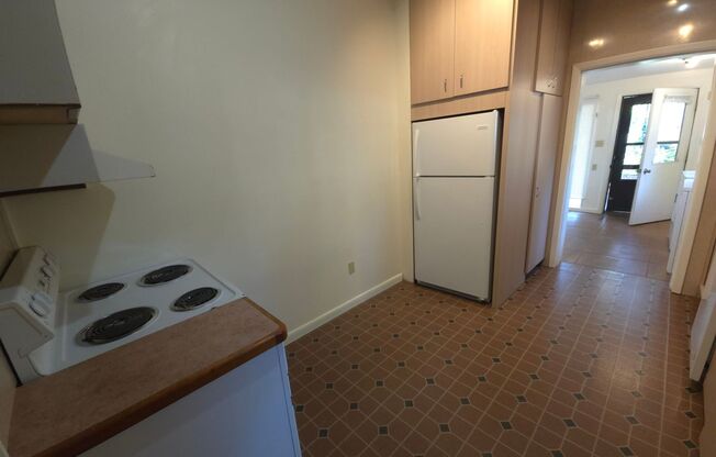 3 beds, 1 bath, $4,800