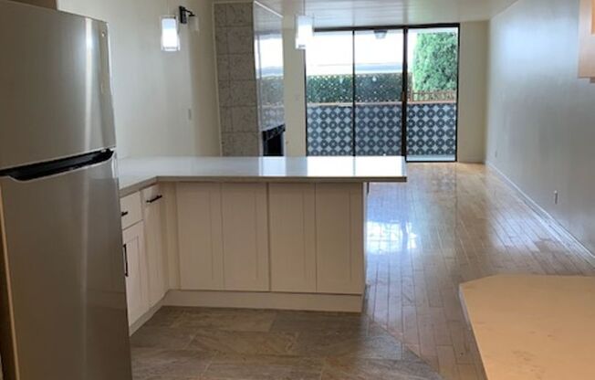 Rare Oppotunity: Freshly Remodeled 4-Bdrm/2-Ba Condo at 11th & Arizona in Santa Monica