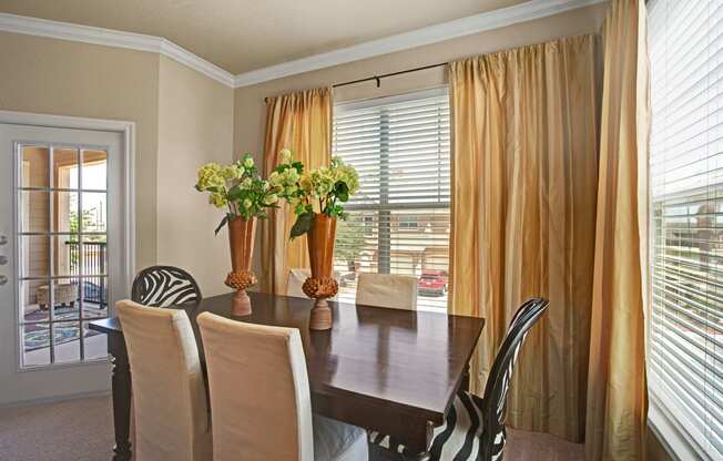 The Palms at Briarwood Dining Room