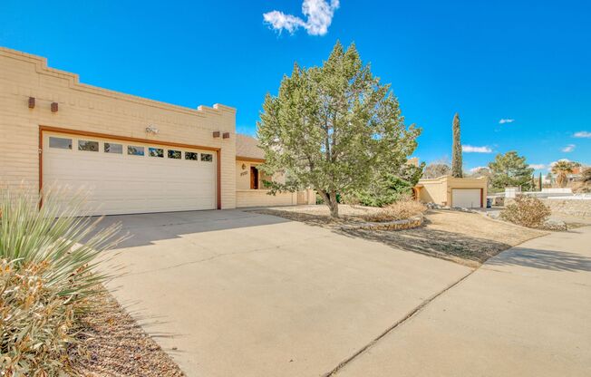 Beautiful 1-story southwestern-style home in west El Paso