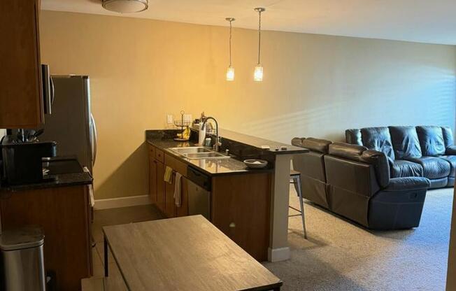 1 bed, 1 bath, 663 sqft, $3,000, Unit 556