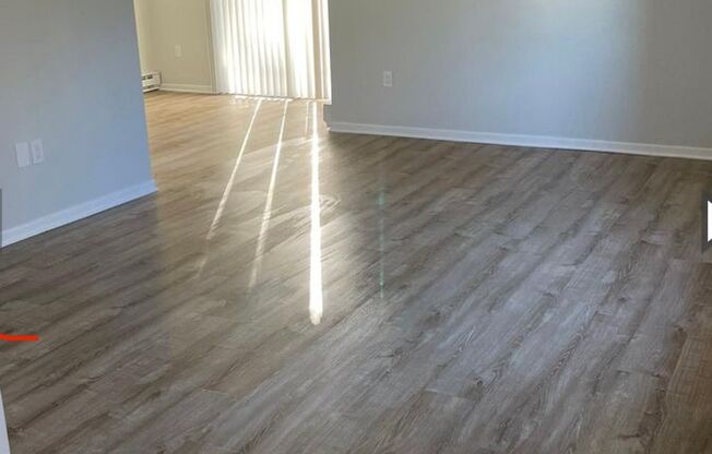 2 beds, 1 bath, $1,750, Unit G06