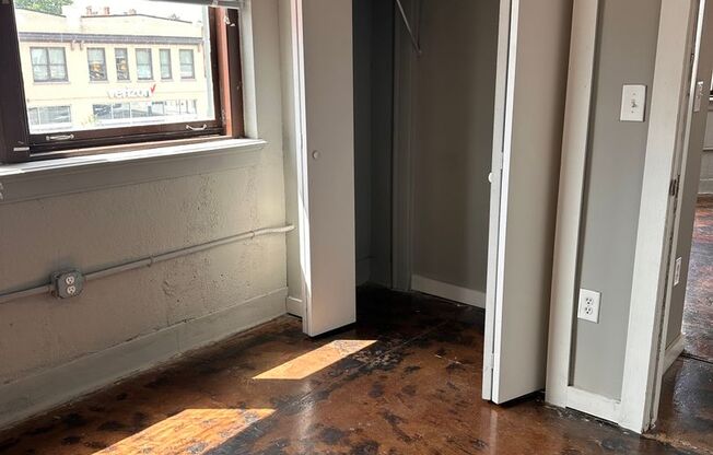 2 beds, 1 bath, 801 sqft, $1,350, Unit Apt. 201