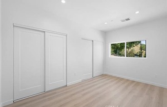 8458 GLENCREST DR