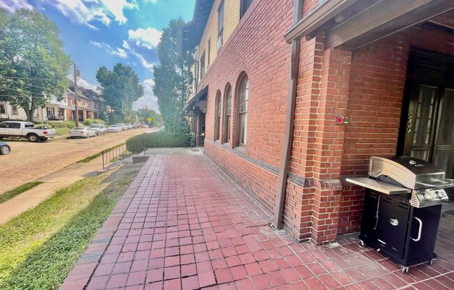 1939 Crafton Blvd