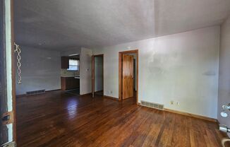 1 bed, 1 bath, $800, Unit 565 West Ave #14