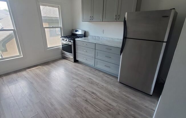 3 beds, 1 bath, 1,002 sqft, $1,195, Unit 2