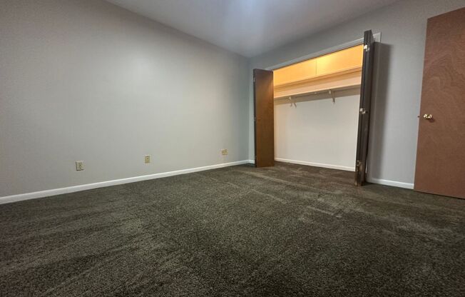 2 beds, 1 bath, $1,099, Unit 3