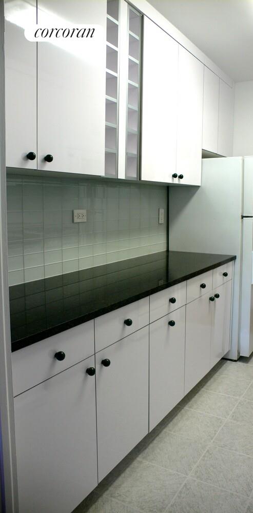 1 bed, 1.5 baths, 900 sqft, $6,000, Unit 31B