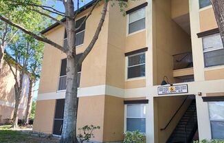 Charming 2/2 Spacious Condo with a Screened Balcony in the Highly Desired Dr. Phillips Area - Orlando!