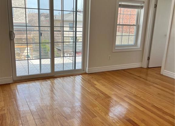 260 ROBINSON AVE