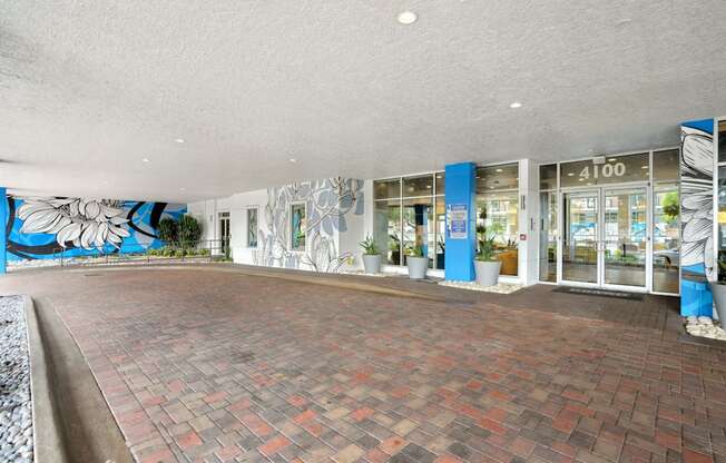 The Grand Upper Kirby Apartments in Houston, TX Front Entrance