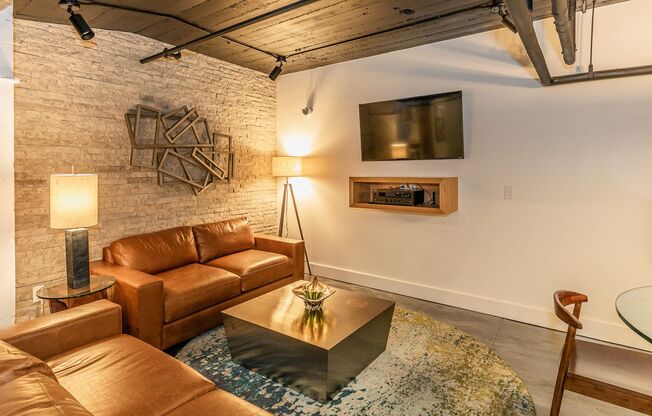 Studio, 1 bath, 610 sqft, $1,325, Unit 110-405