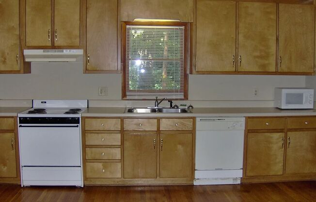 175 INGLEWOOD l 3 BED, 2 BATH