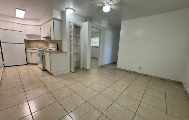 707 NE 10 St Hallandale Beach, FL 33009