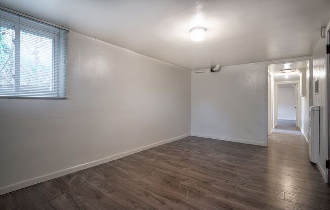 Spacious 1 bedroom home in the heart of University!