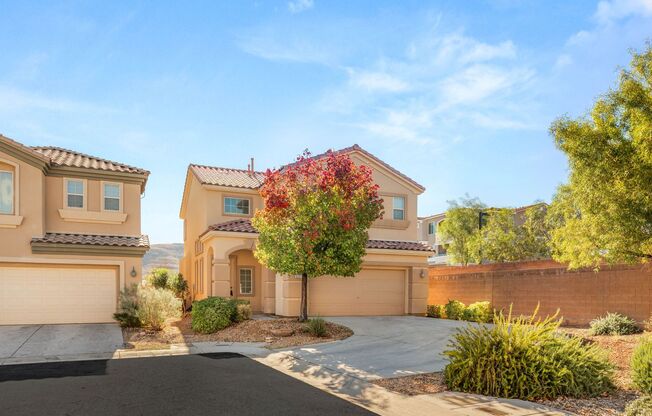 **MOVE IN SPECIAL! ONE MONTH FREE W/ 14 MONTH LEASE**