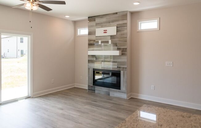 Modern and Luxurious New Construction in Great Location!