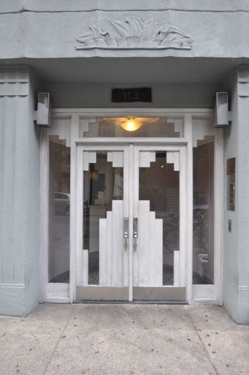 113 E 31 ST