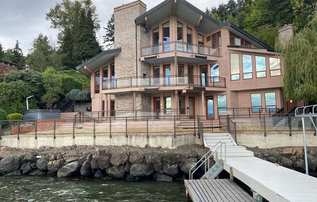 Spectacular Mercer Island Waterfront Home