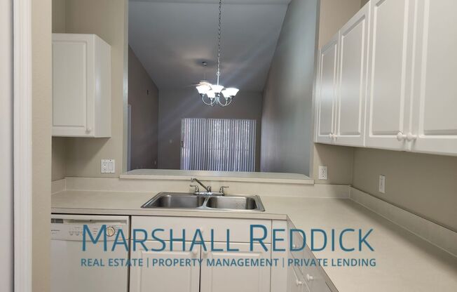 Super cute 2 bedroom 2 bath close to pine island and del prado