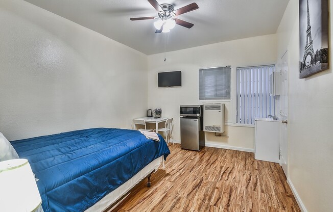 Studio, 1 bath, 231 sqft, $1,187.08, Unit 102