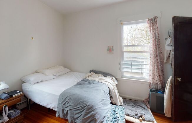 2 beds, 1 bath, $1,995, Unit Unit 2 (1st Fl)