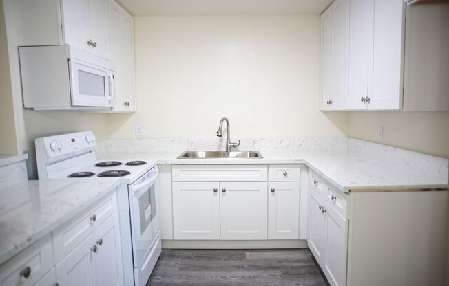 2 beds, 1 bath, $2,195, Unit 310