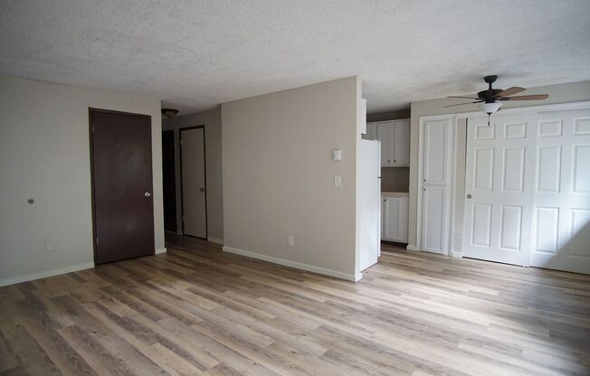 2 beds, 1 bath, $1,465, Unit 3942