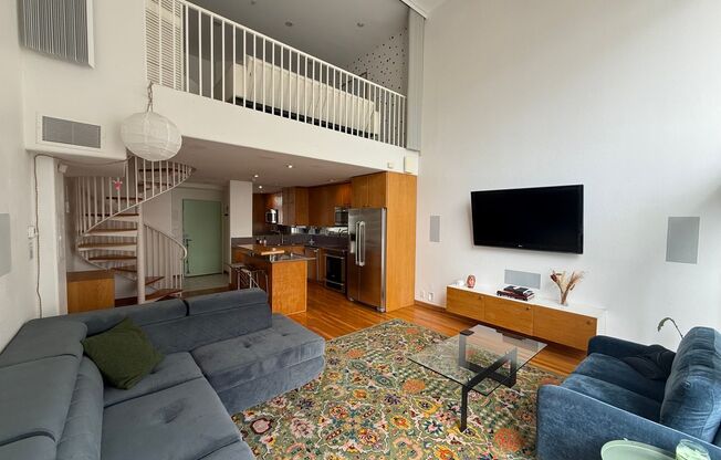 Charming Loft - 2 bed/ 2.5 bath in prime downtown San Diego!