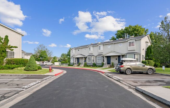 Ideal Cottonwood Location!