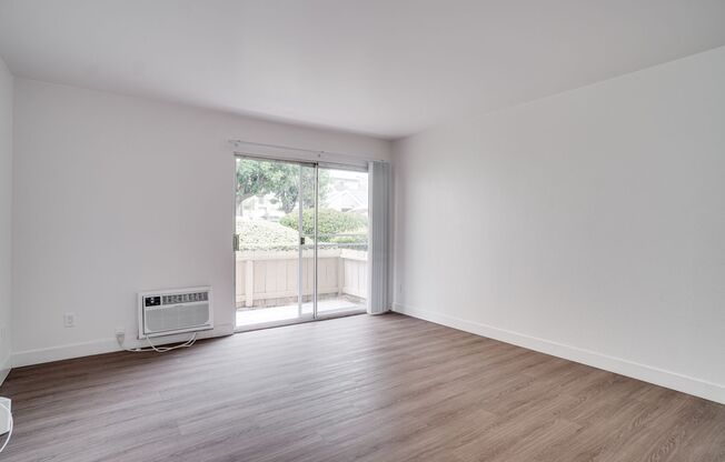 1 bed, 1 bath, 700 sqft, $2,195, Unit 13