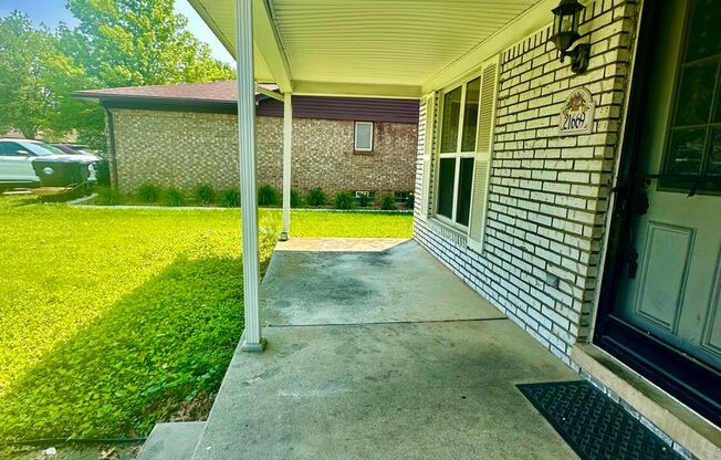 For Lease: Exceptional 3-bedroom, 2-bath tri-level home at 21669 Tulipwood, Woodhaven