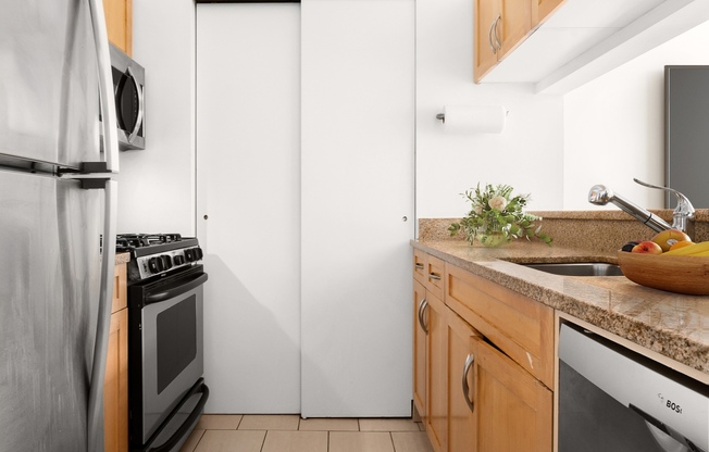 2 beds, 2 baths, $8,000, Unit 14D