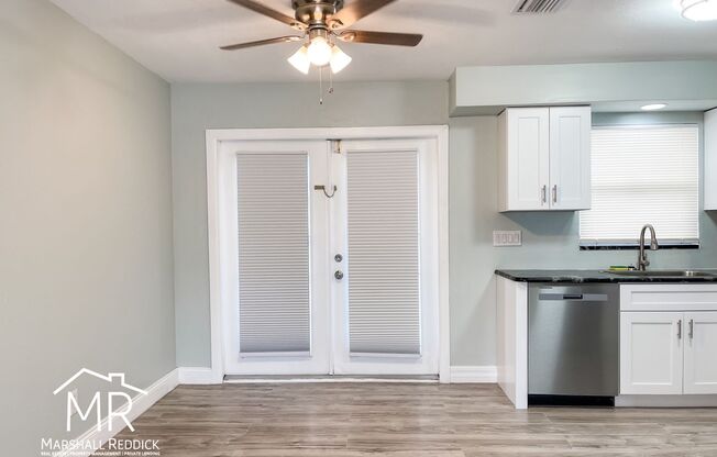 Charming 2 Bed 1 Bath Duplex in NE Cape