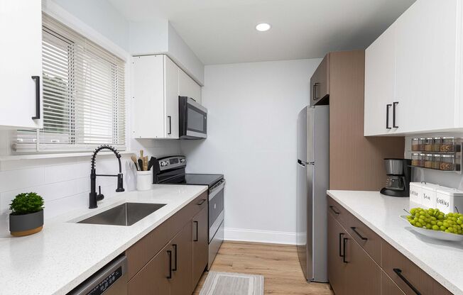 Claridge Court Apartments